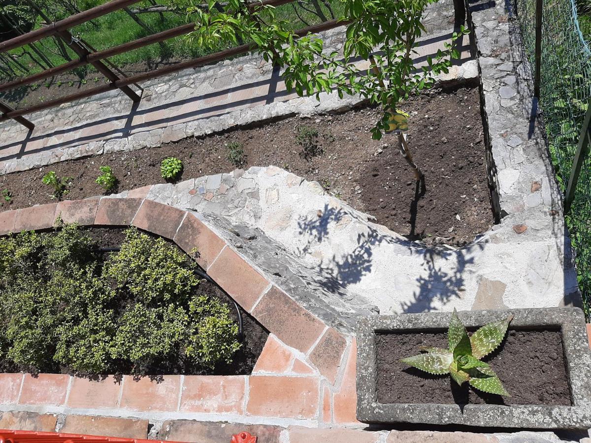 Deliziosa Casetta Sull'Appennino Toscano Montefegatesi Екстериор снимка