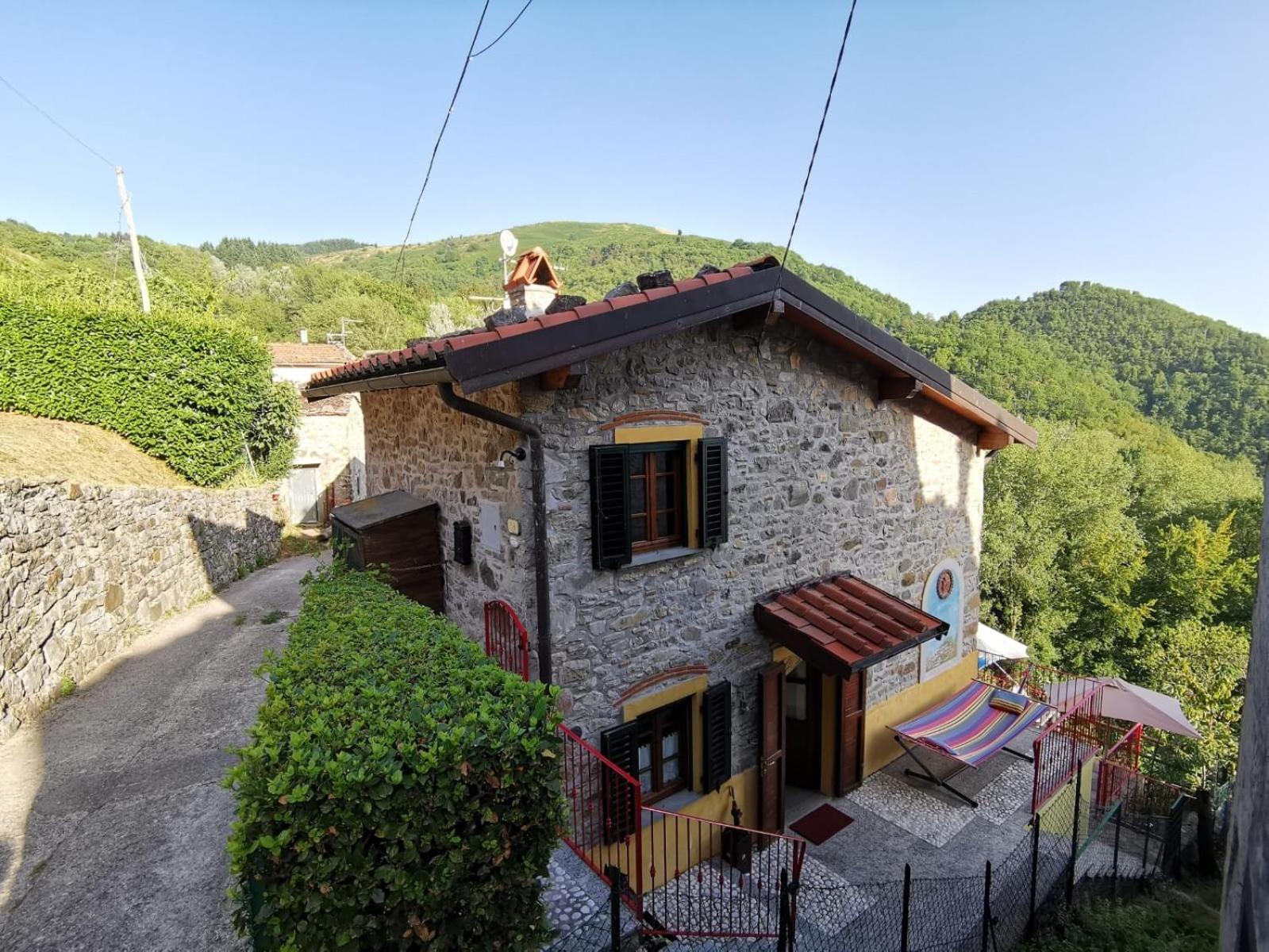 Deliziosa Casetta Sull'Appennino Toscano Montefegatesi Екстериор снимка
