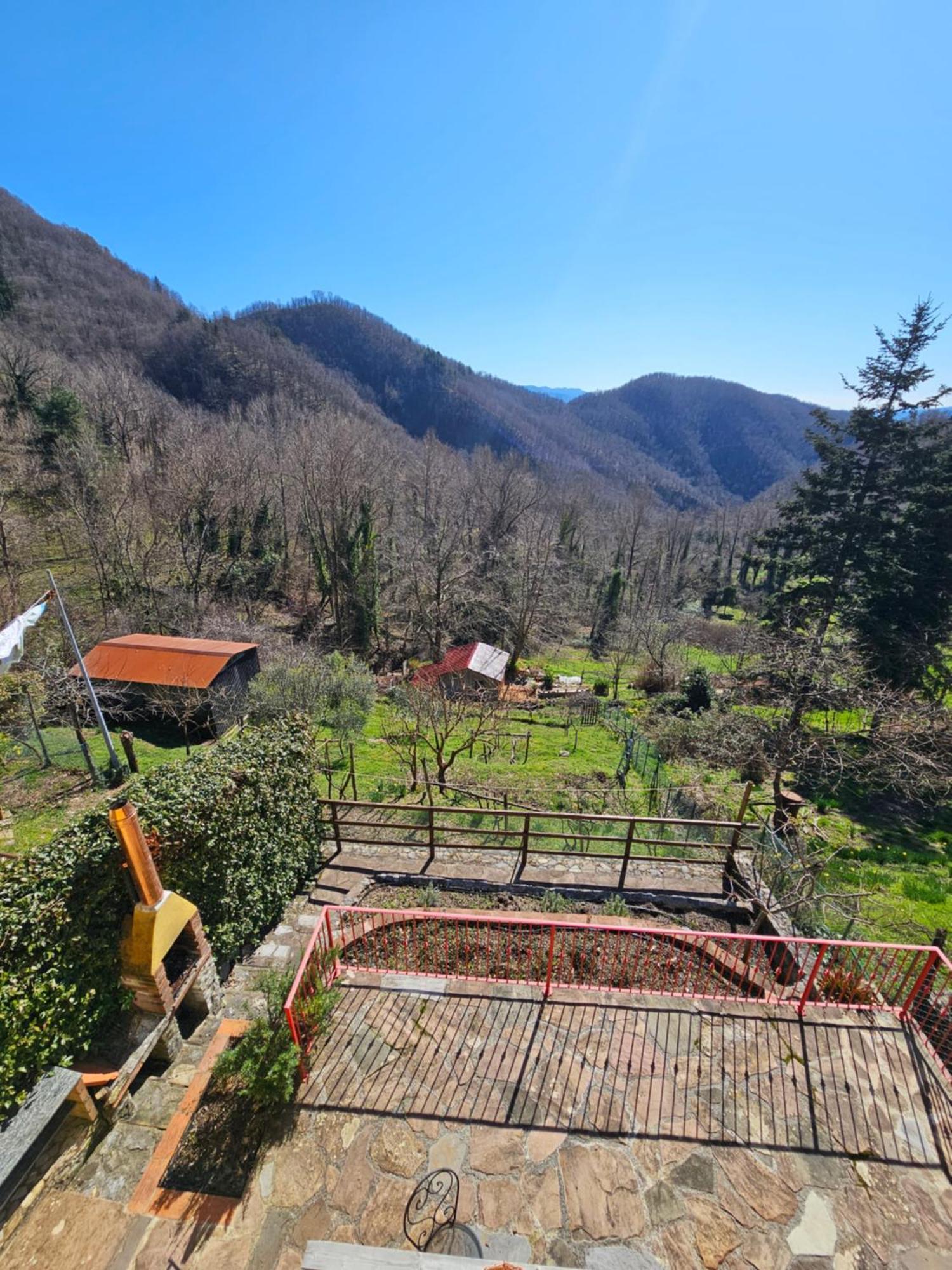 Deliziosa Casetta Sull'Appennino Toscano Montefegatesi Екстериор снимка