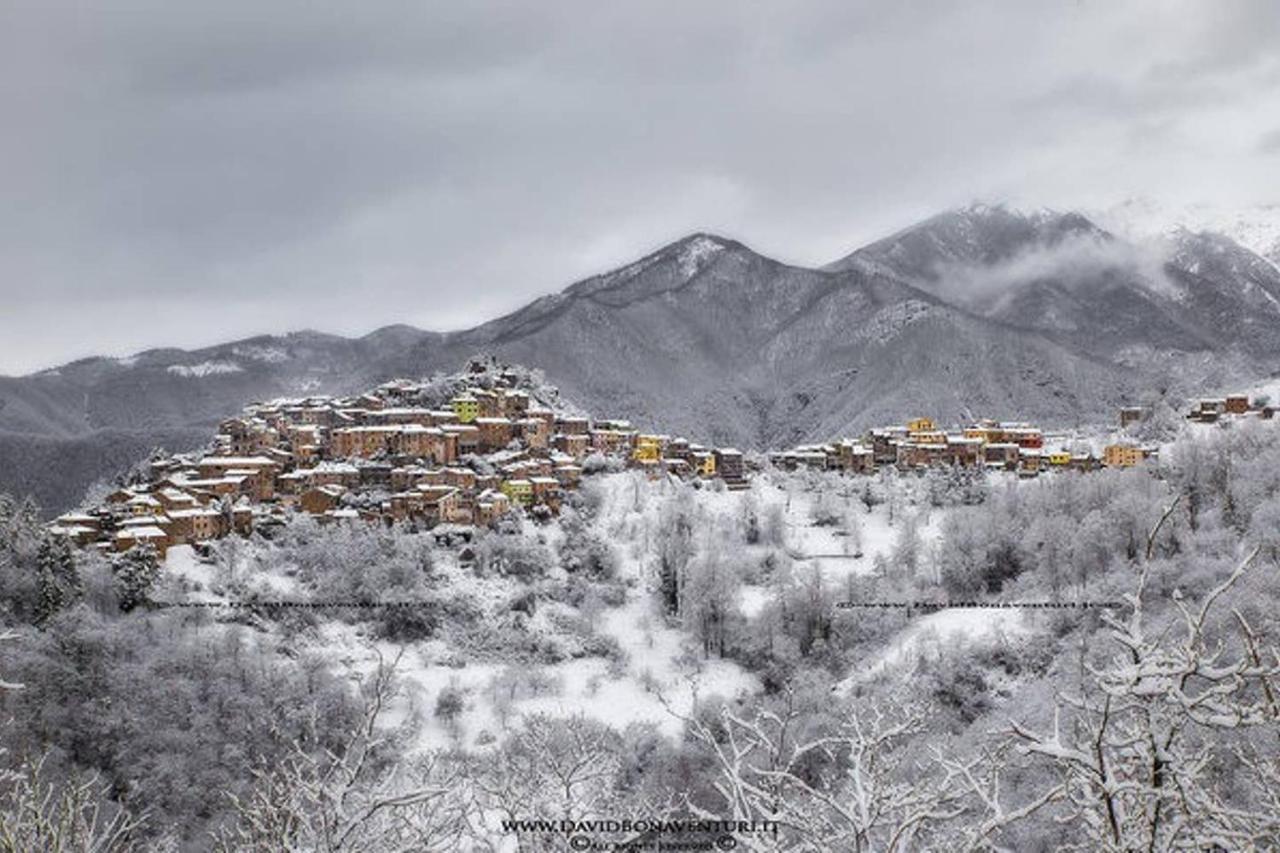 Deliziosa Casetta Sull'Appennino Toscano Montefegatesi Екстериор снимка